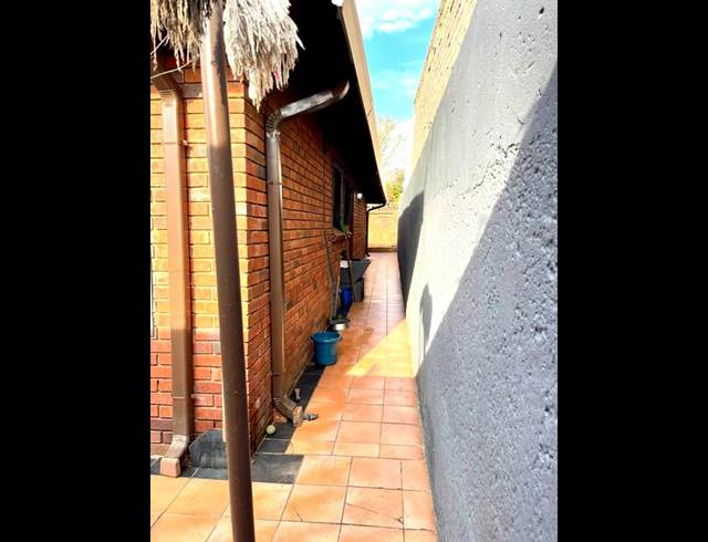 3 BEDROOM PROPERTY TO RENT IN PIMVILLE